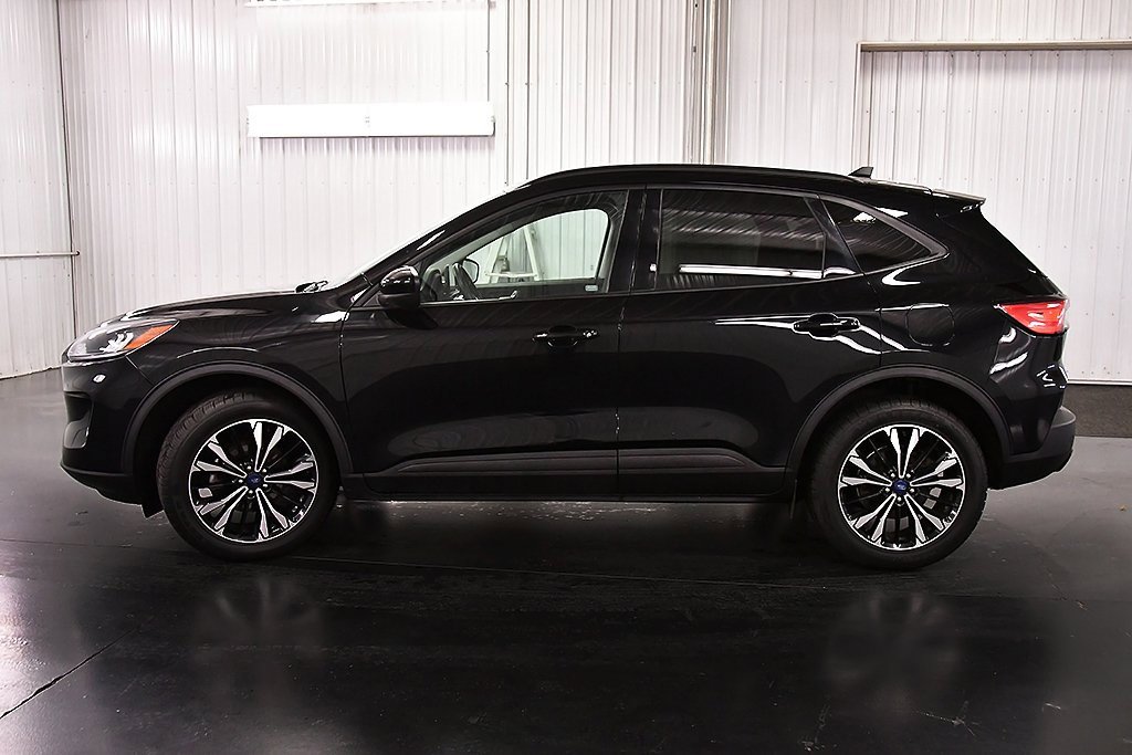 Used 2022 Ford Escape SEL w/ SEL Stealth AWD Package image 4