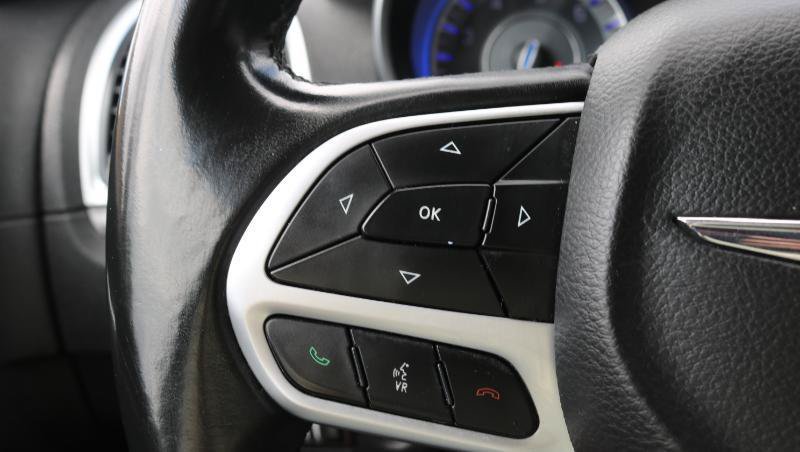 Used 2018 Chrysler 300 Touring w/ Sport Appearance Package RWD image 8