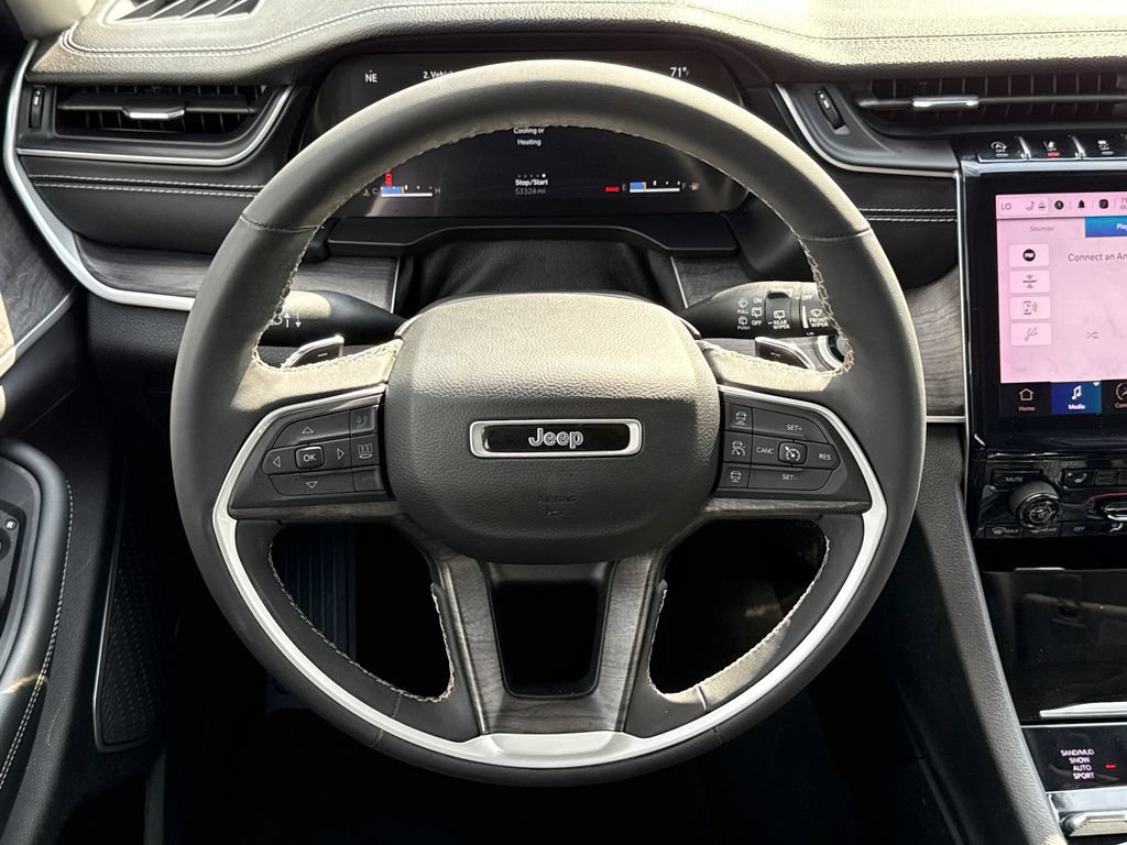 Used 2023 Jeep Grand Cherokee Limited AWD/4WD image 15