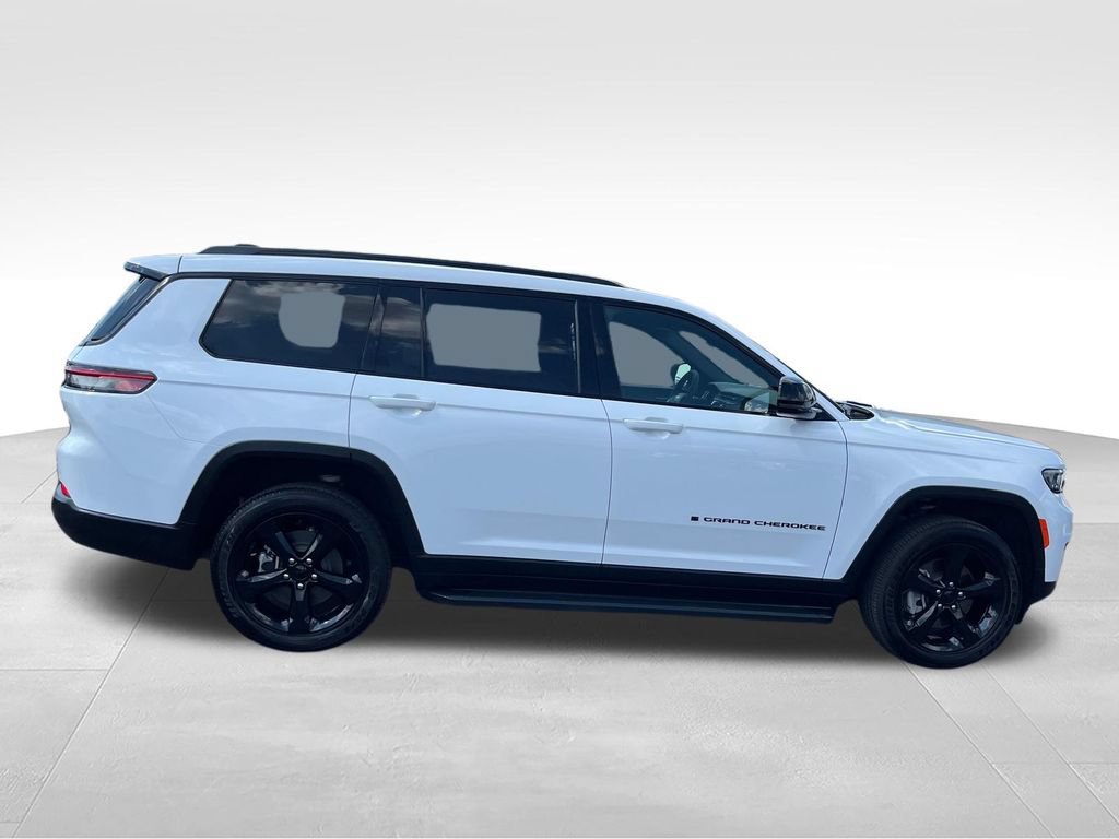 Used 2024 Jeep Grand Cherokee L Laredo AWD/4WD image 6