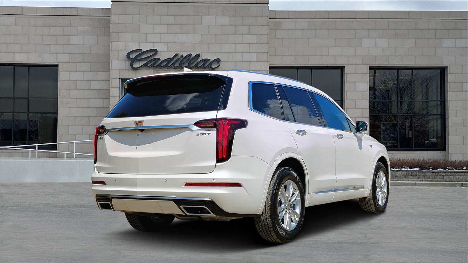 New 2025 Cadillac XT6 Luxury w/ LPO, Premium Carpet Package image 3