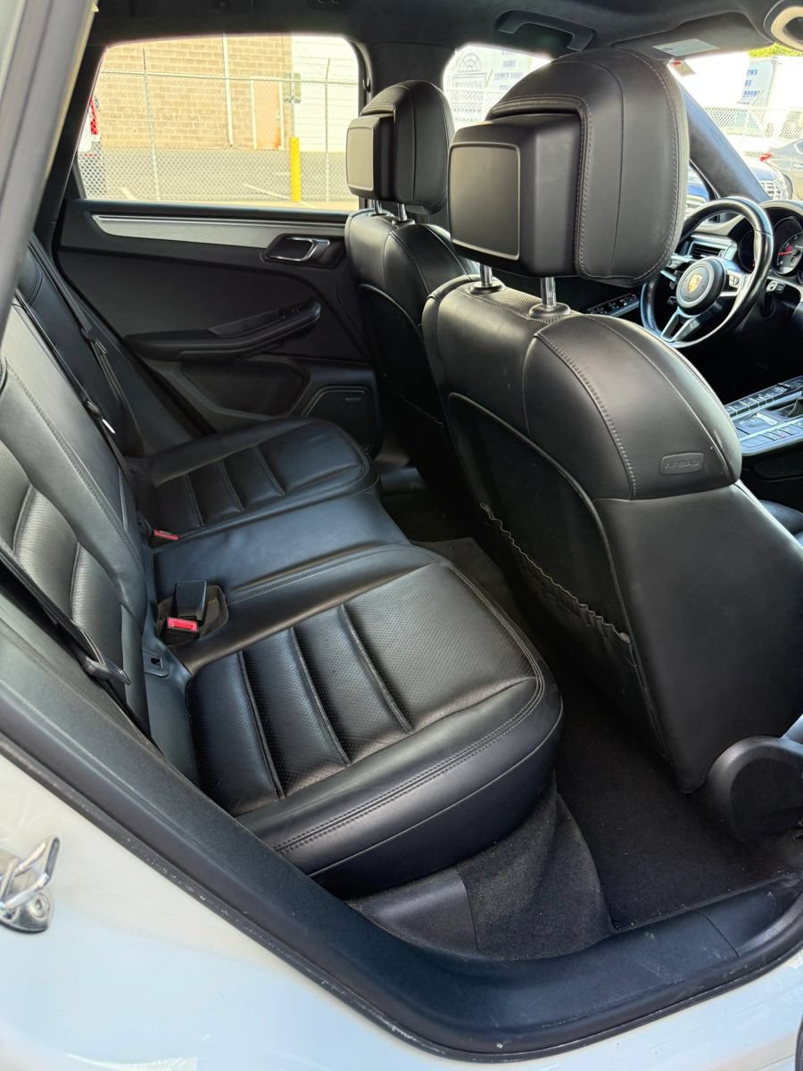 Used 2017 Porsche Macan Turbo w/ Premium Package Plus AWD/4WD image 19