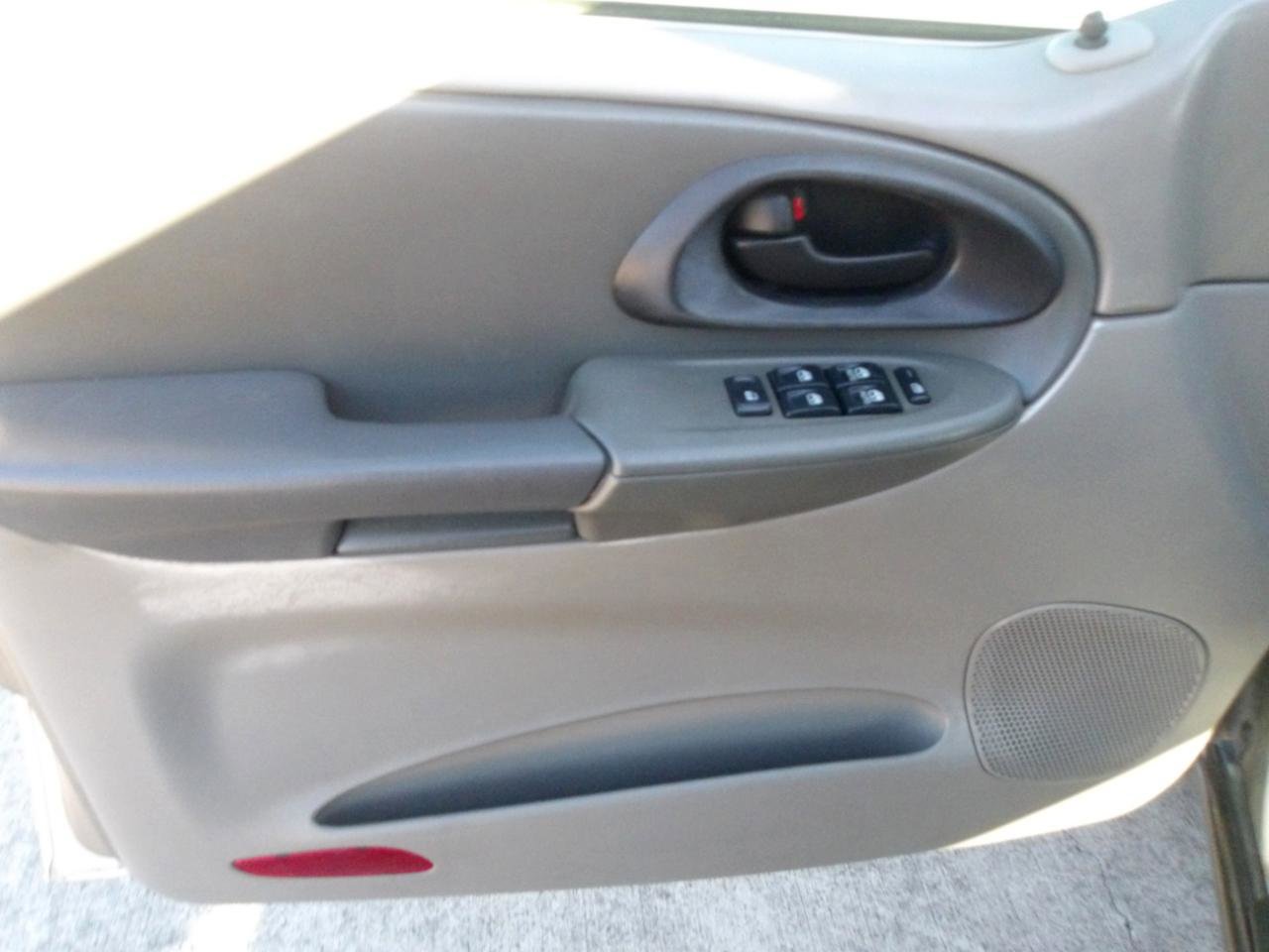 Used 2002 Chevrolet TrailBlazer LS w/ Preferred Equipment Group image 18