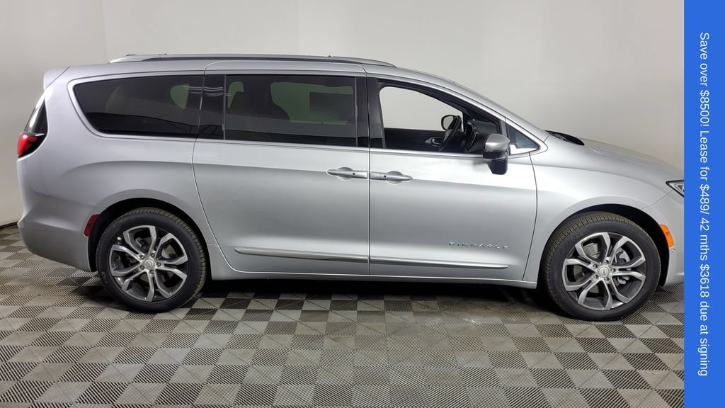 New 2026 Chrysler Pacifica Pinnacle AWD/4WD image 9
