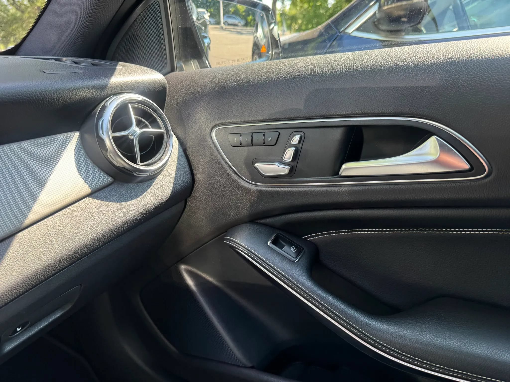 Used 2019 Mercedes-Benz GLA 250 4MATIC image 33