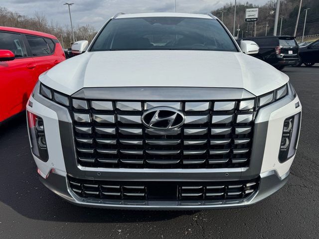 Used 2023 Hyundai Palisade Calligraphy image 2