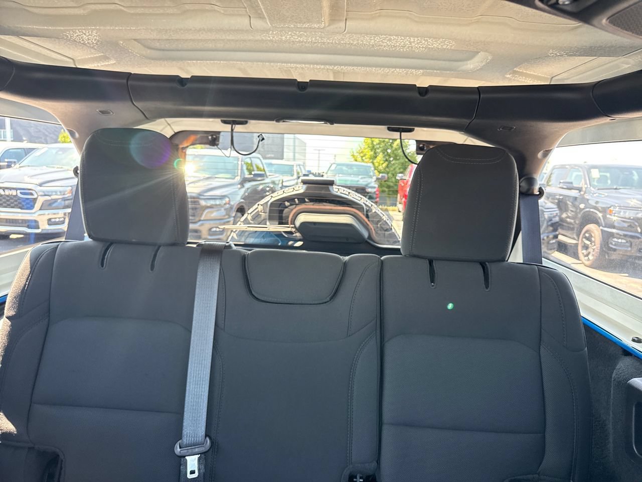 Used 2022 Jeep Wrangler Unlimited Sport AWD/4WD image 23