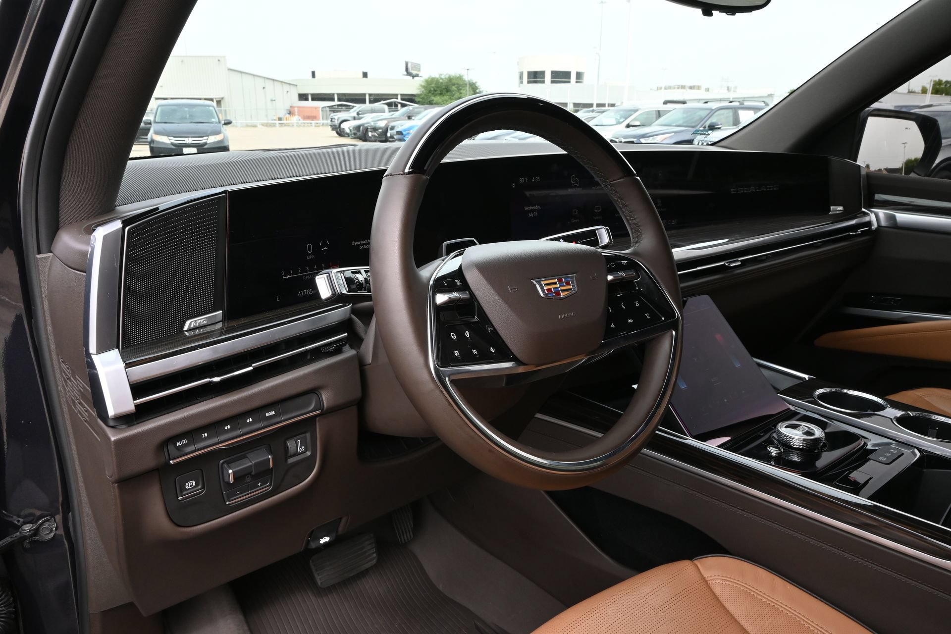 Certified 2025 Cadillac Escalade Premium Luxury AWD/4WD image 17