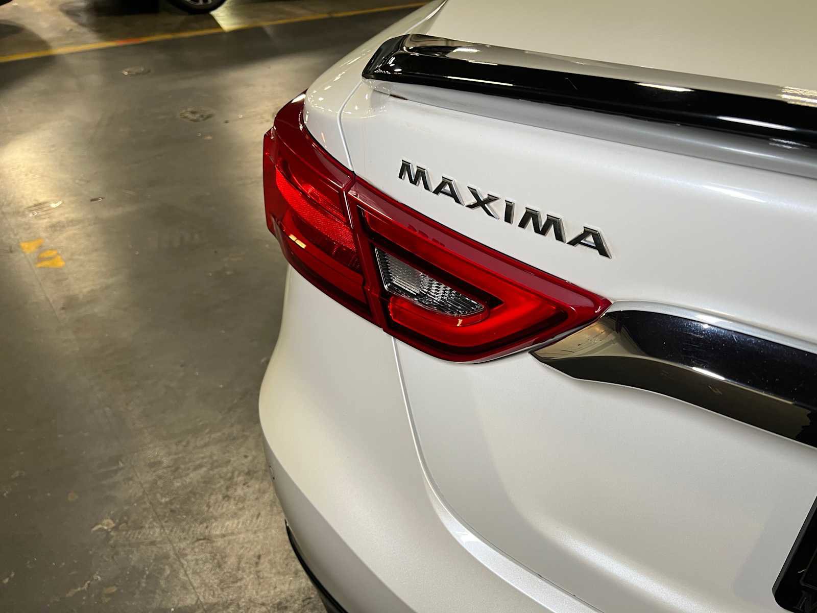 Used 2017 Nissan Maxima SR w/ Midnight Edition image 14