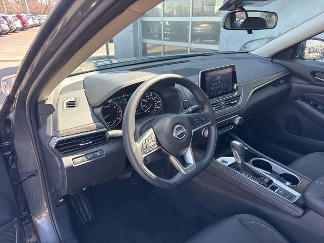 Used 2023 Nissan Altima 2.5 SV image 9