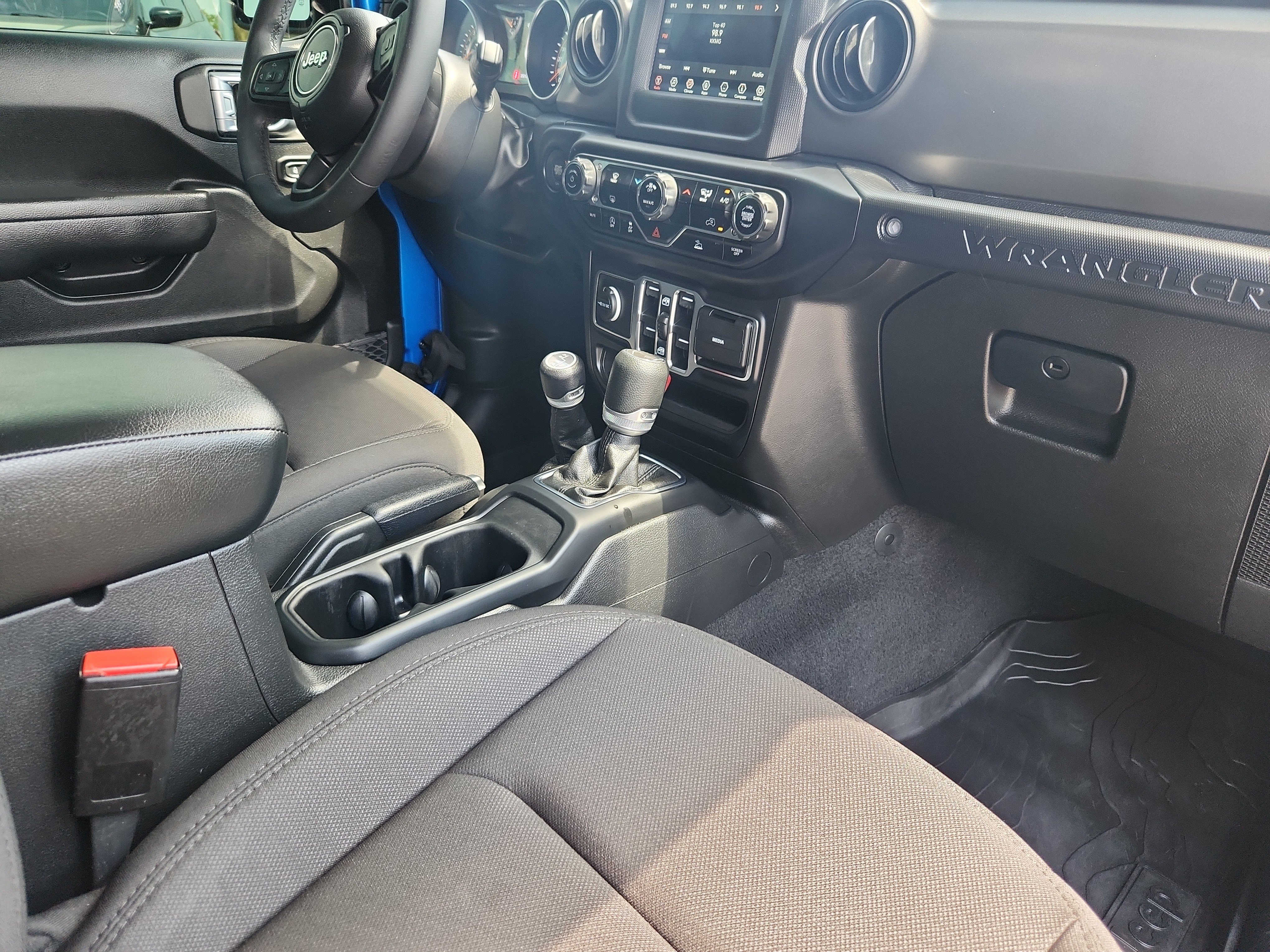 Used 2023 Jeep Wrangler Unlimited Sport AWD/4WD image 16