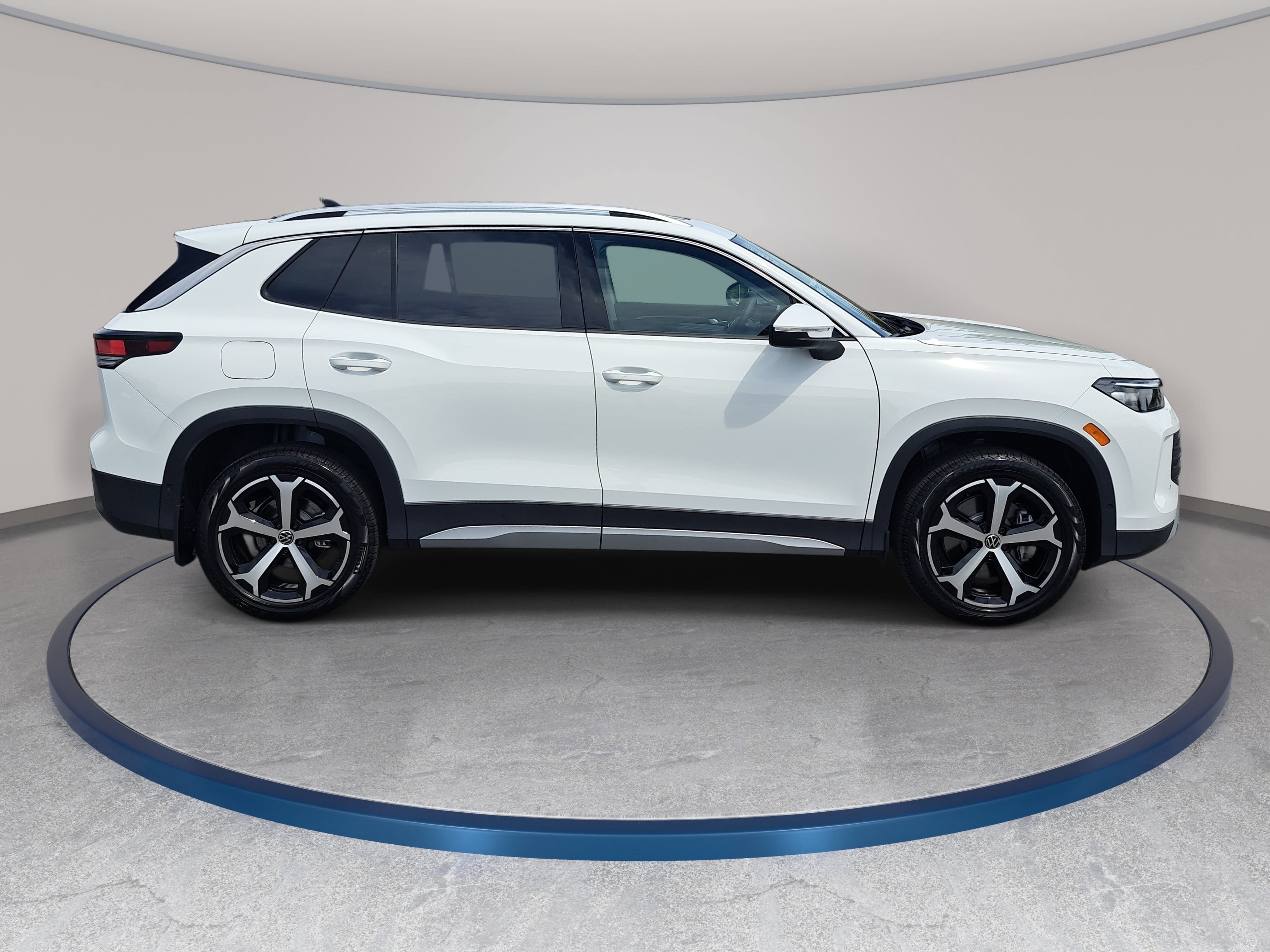 New 2026 Volkswagen Tiguan SE AWD/4WD image 4