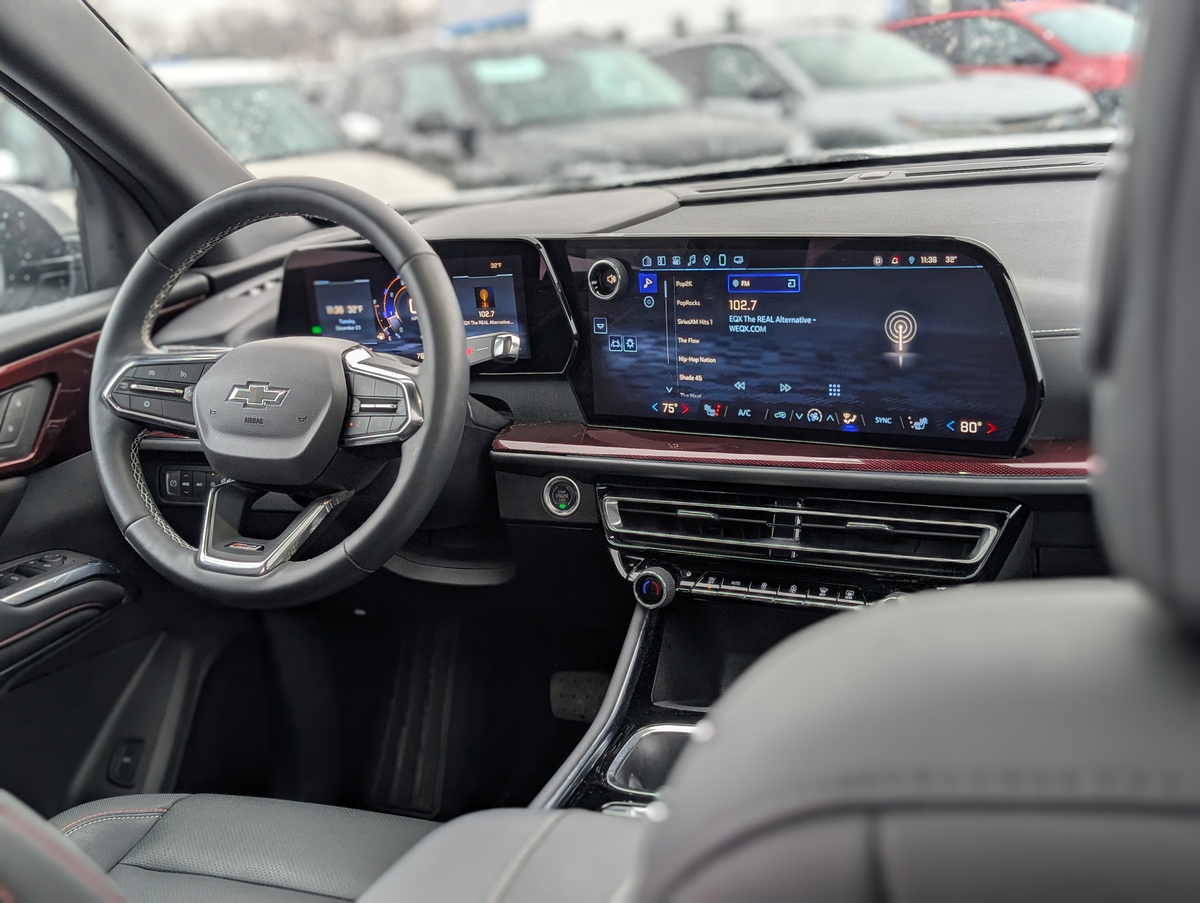 Used 2025 Chevrolet Traverse Z71 image 16