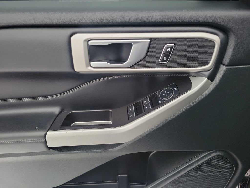 Used 2023 Ford Explorer XLT image 21