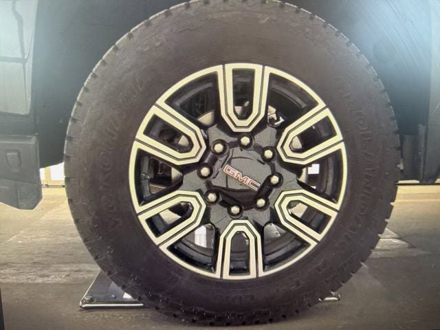 Used 2022 GMC Sierra 2500 AT4 w/ Gooseneck/5TH Wheel Package AWD/4WD image 8