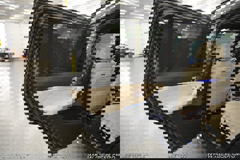 Used 2022 BMW ALPINA XB7 image 43