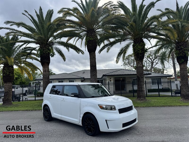 Used 2009 Scion xB FWD image 1