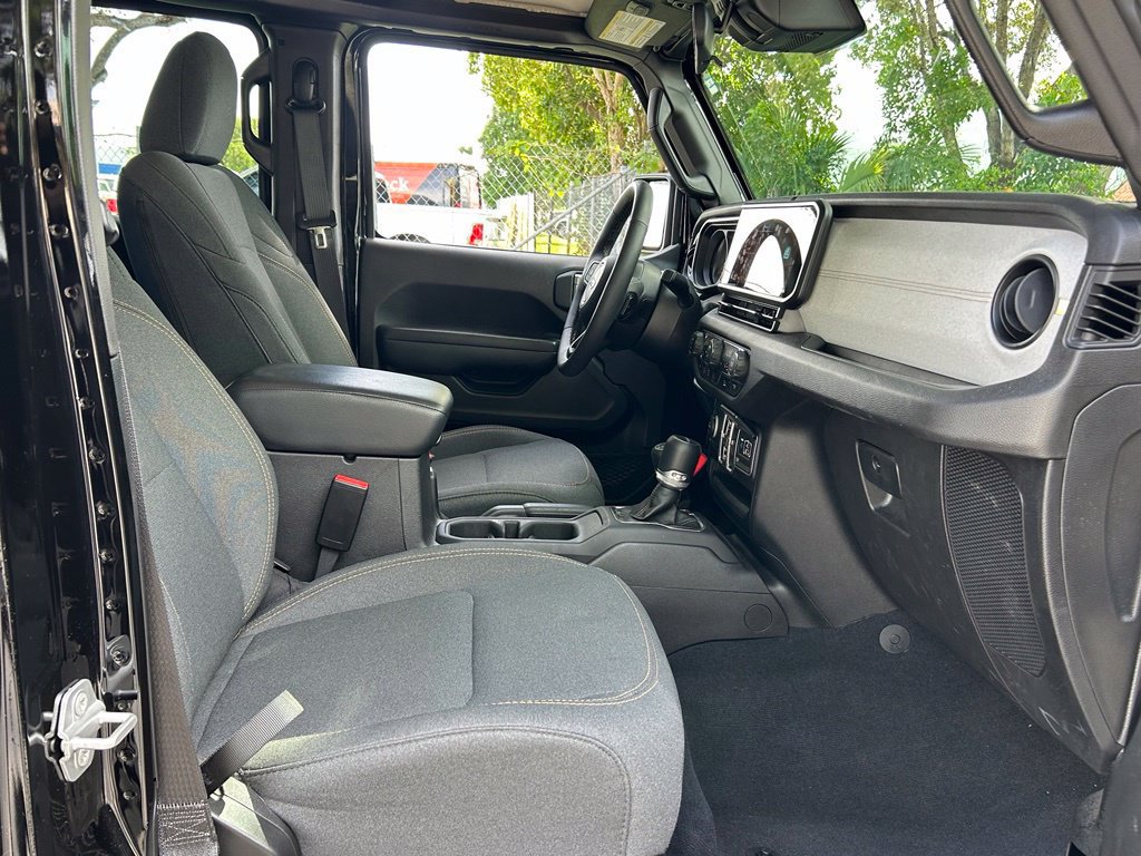 Certified 2025 Jeep Gladiator Sport AWD/4WD image 43