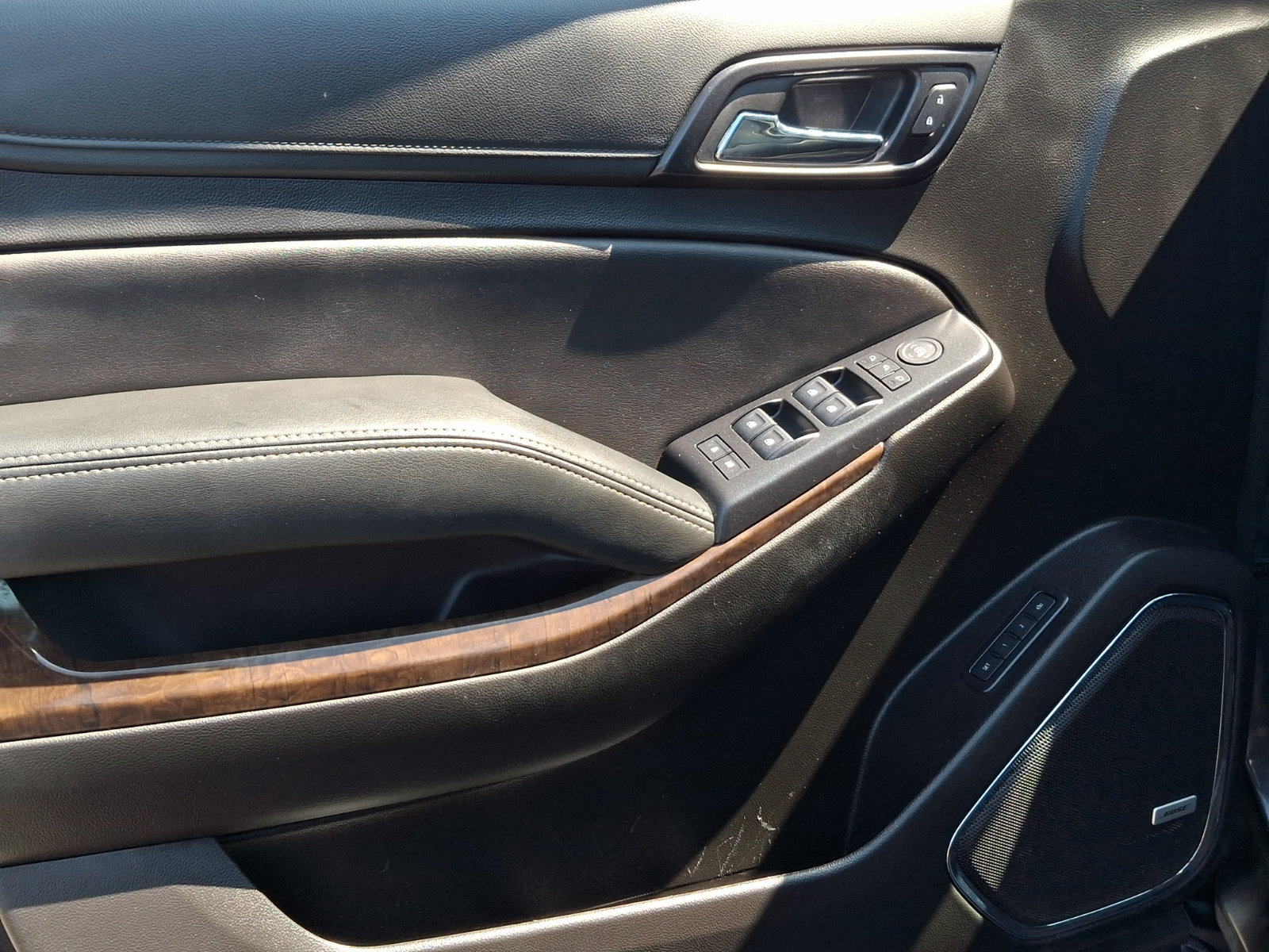 Used 2020 Chevrolet Suburban LT AWD/4WD image 13