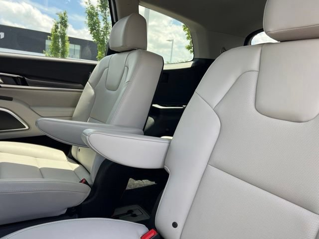 Certified 2024 Kia Telluride S w/ S Sunroof Package FWD image 35