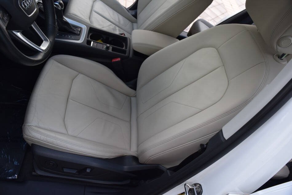 Used 2020 Audi Q3 2.0T Premium w/ Convenience Package AWD/4WD image 37