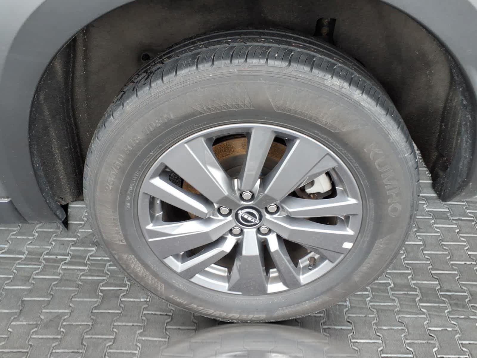 Used 2025 Nissan Pathfinder SV AWD/4WD image 13