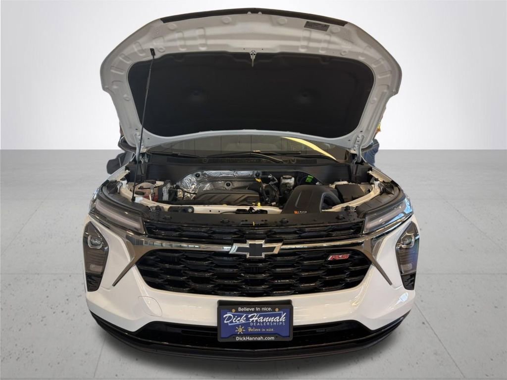 Used 2026 Chevrolet Trax RS w/ Driver Confidence Package FWD image 4