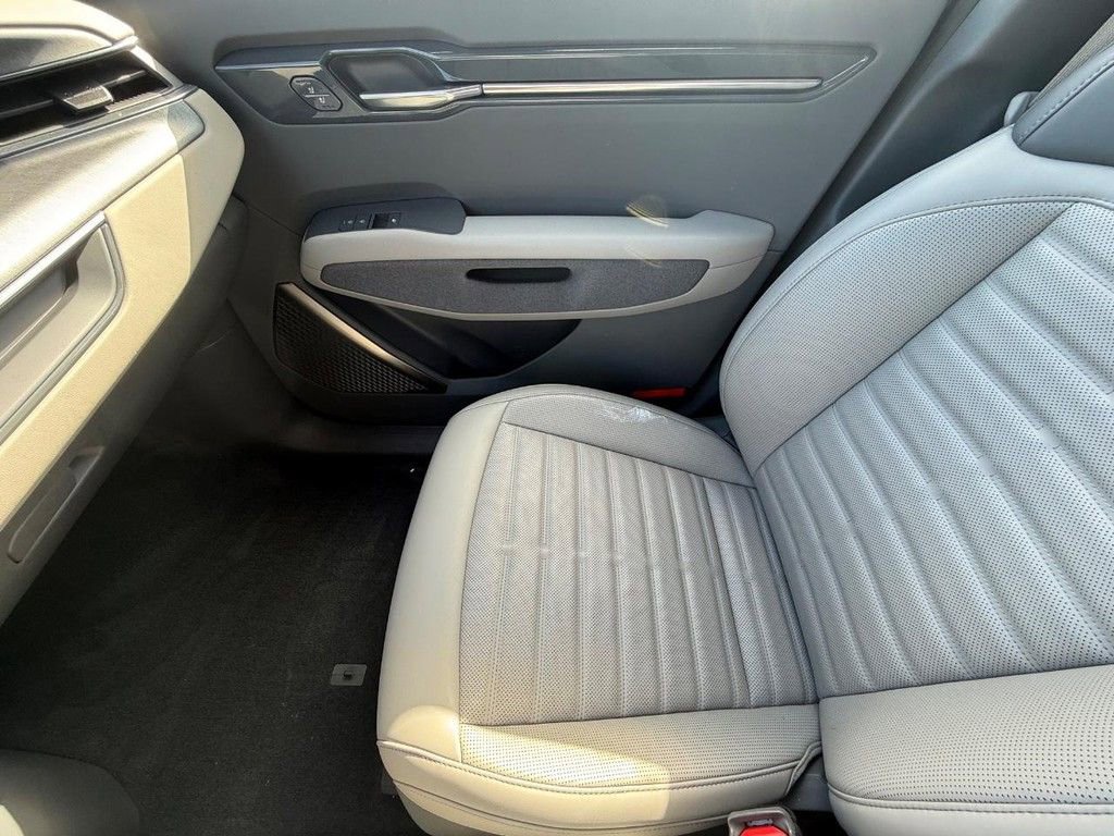 Used 2024 Kia EV9 Land image 26