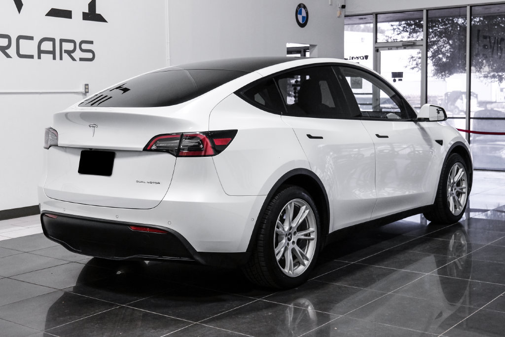 Used 2023 Tesla Model Y Long Range AWD/4WD image 9