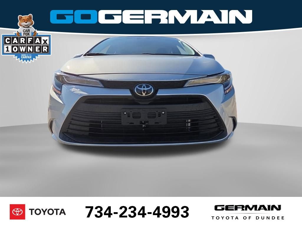 Used 2025 Toyota Corolla LE image 3