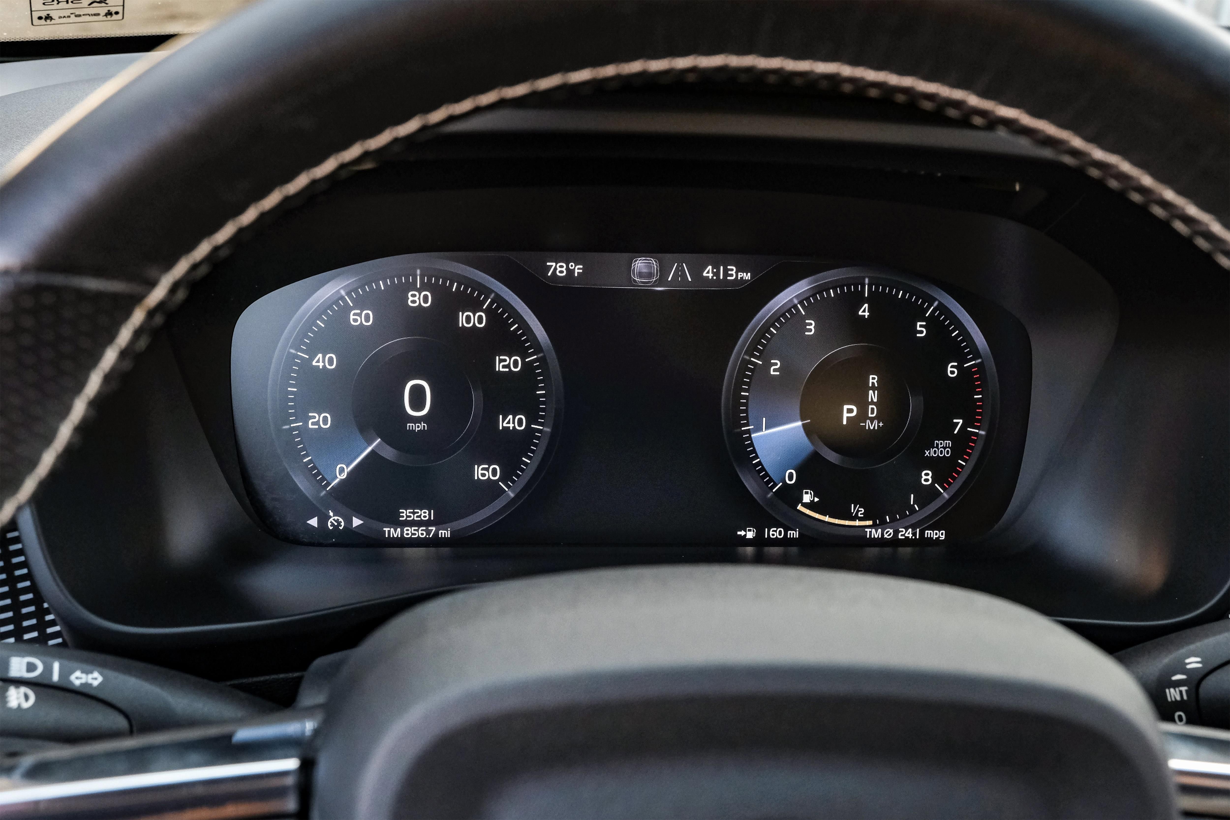 Used 2021 Volvo XC40 T4 R-Design image 19