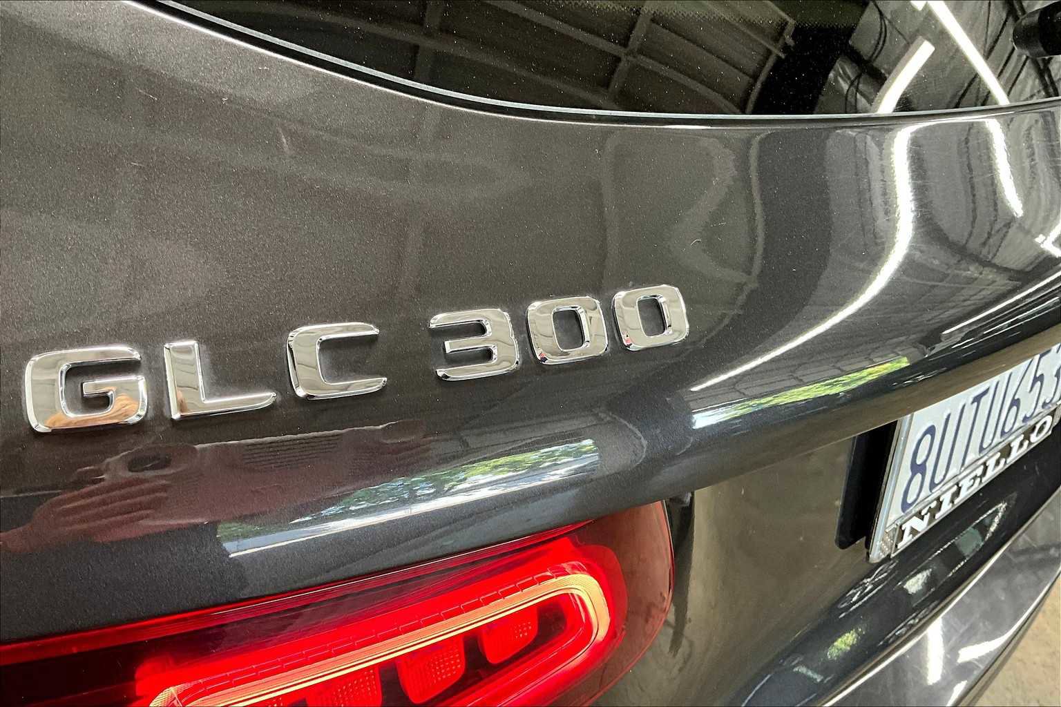 Used 2021 Mercedes-Benz GLC 300 4MATIC image 11