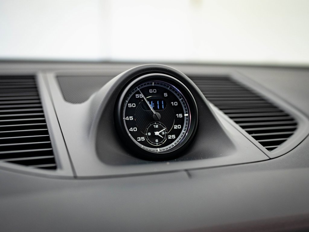 Certified 2025 Porsche Macan Turbo image 30