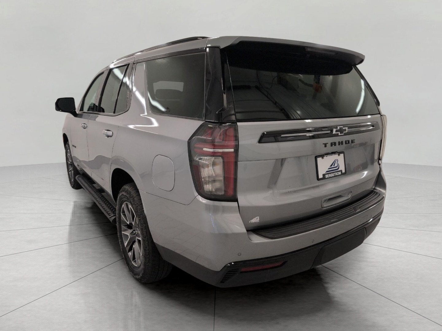 Used 2024 Chevrolet Tahoe Z71 w/ Luxury Package AWD/4WD image 20