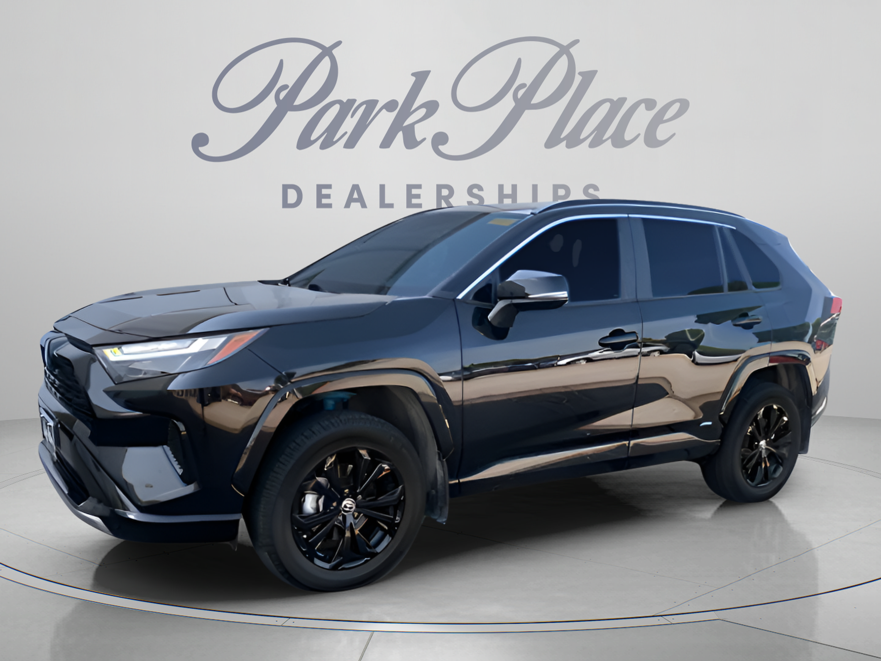 Used 2022 Toyota RAV4 SE AWD/4WD image 1
