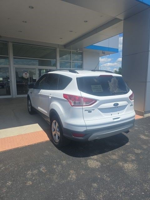 Used 2016 Ford Escape SE w/ Equipment Group 201A FWD image 4