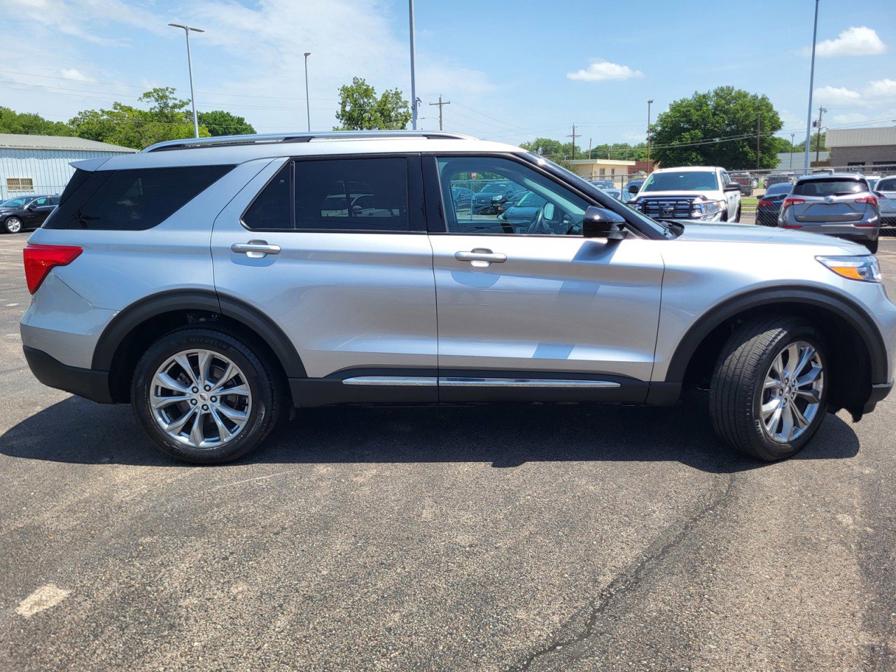 Used 2023 Ford Explorer Limited image 20