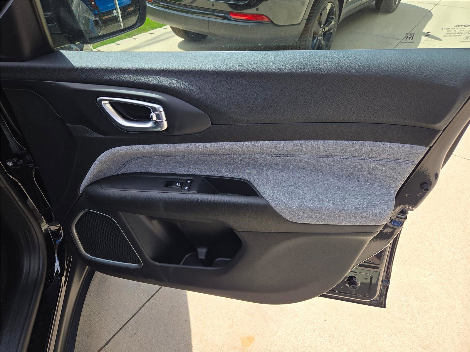 New 2025 Jeep Compass Latitude w/ Convenience Group image 3