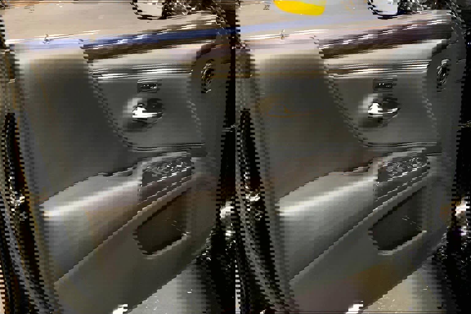 Used 2019 Lexus ES 350 w/ Luxury Package image 21