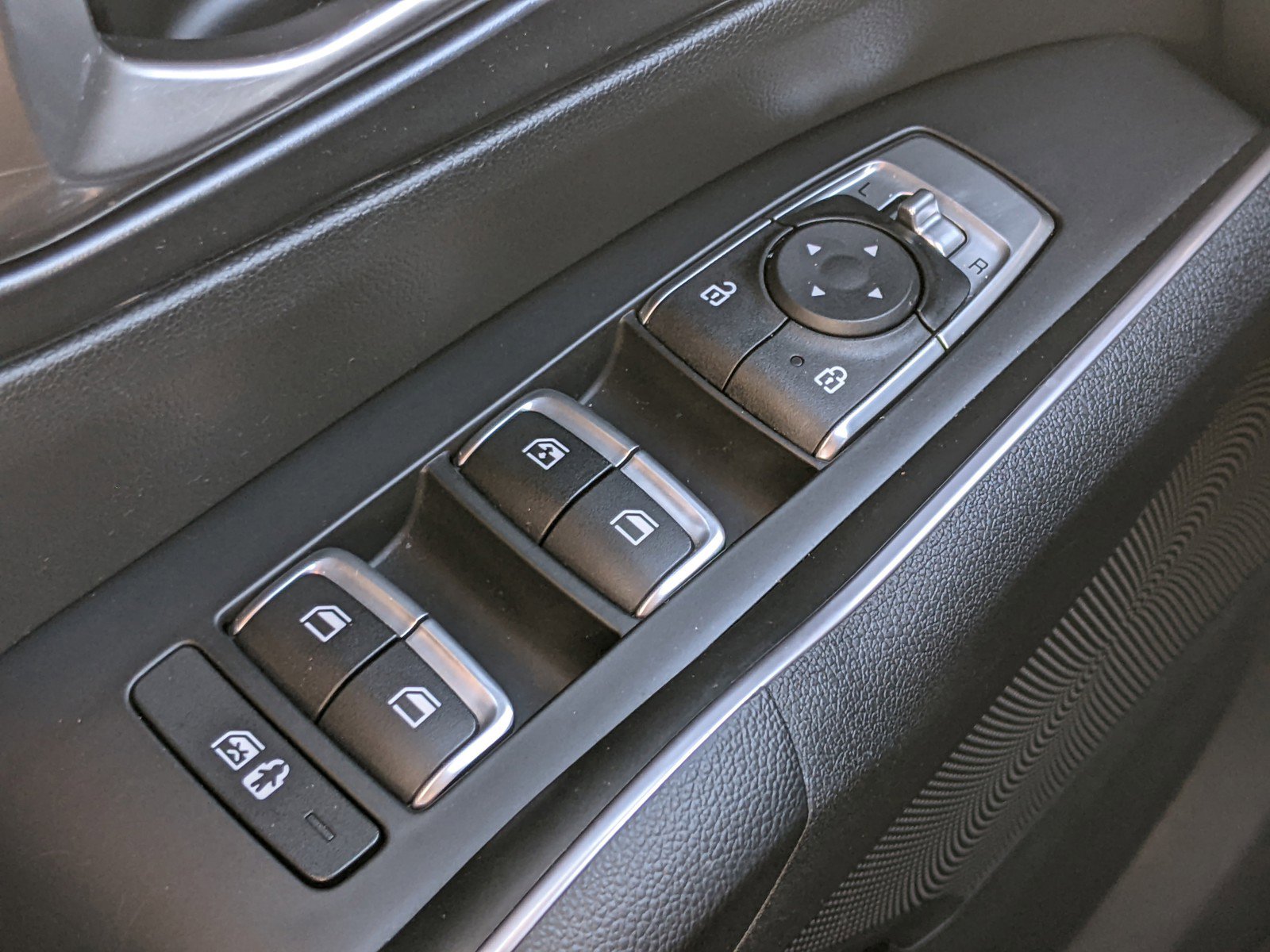 Used 2023 Kia Sorento LX image 33