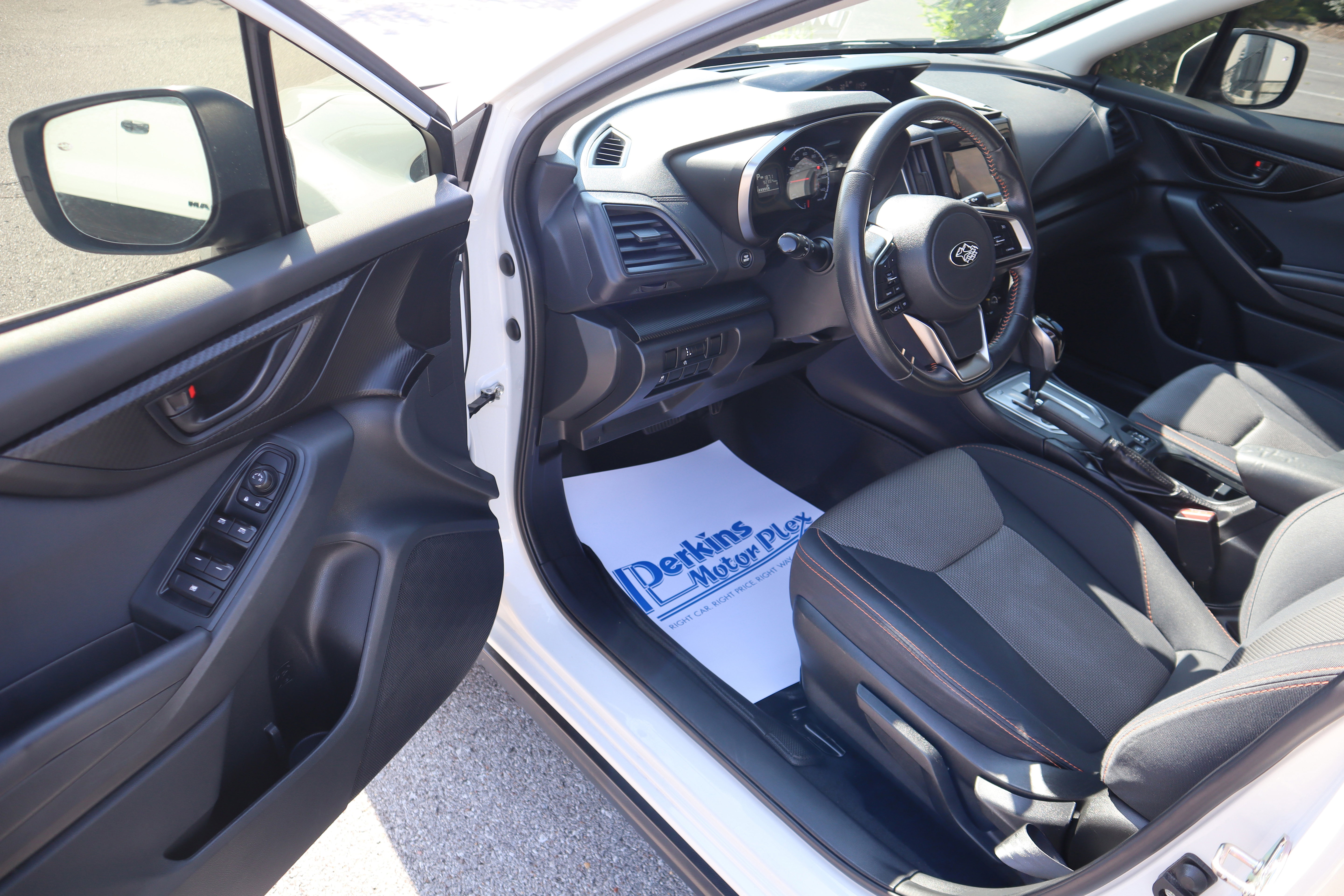Used 2018 Subaru Crosstrek 2.0i Premium w/ Popular Package #3 AWD/4WD image 3