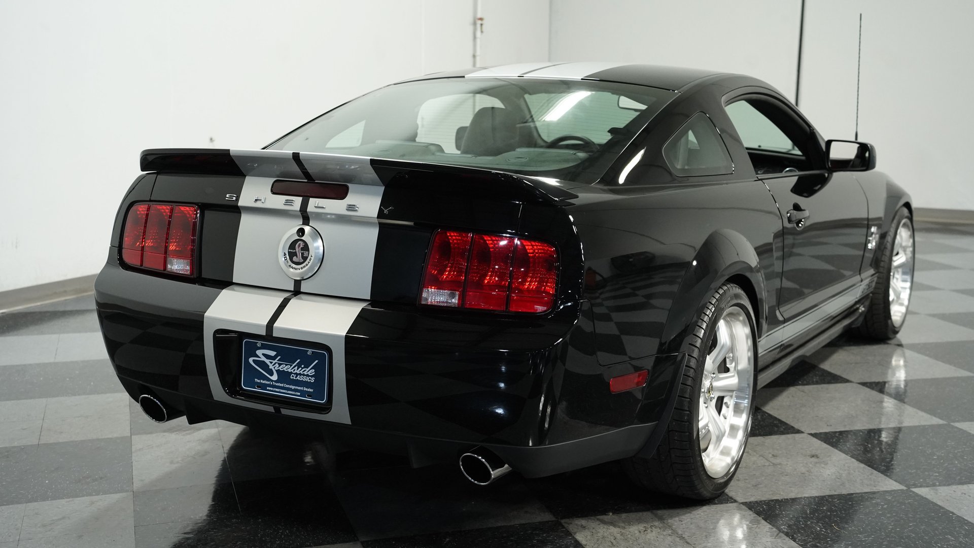 Used 2007 Ford Mustang Shelby GT500 RWD image 10