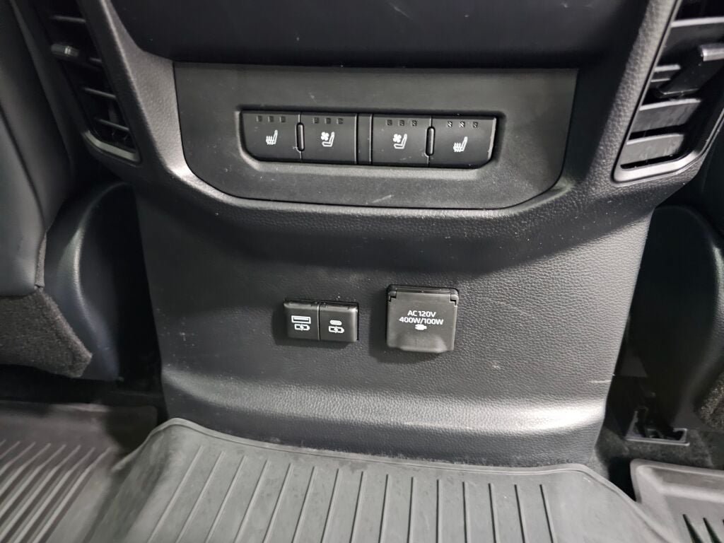 Used 2025 Toyota Tundra Capstone AWD/4WD image 17