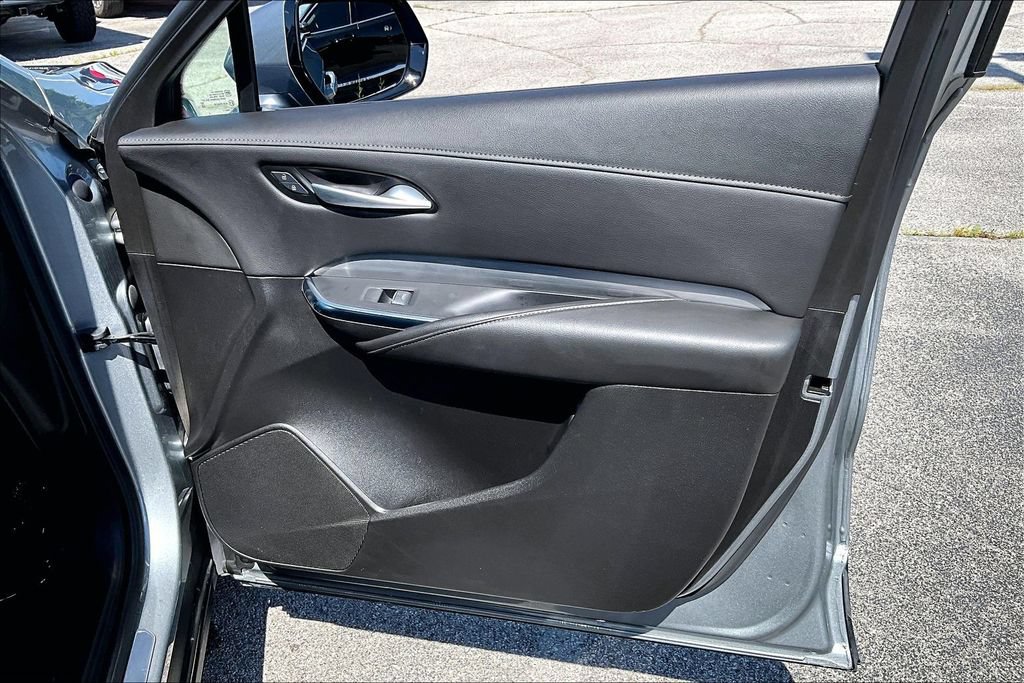 Used 2025 Cadillac XT4 Premium Luxury AWD/4WD image 23