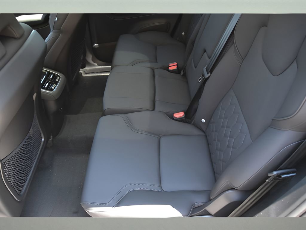 New 2026 Volvo XC90 B6 Plus w/ Protection Package Premier image 14