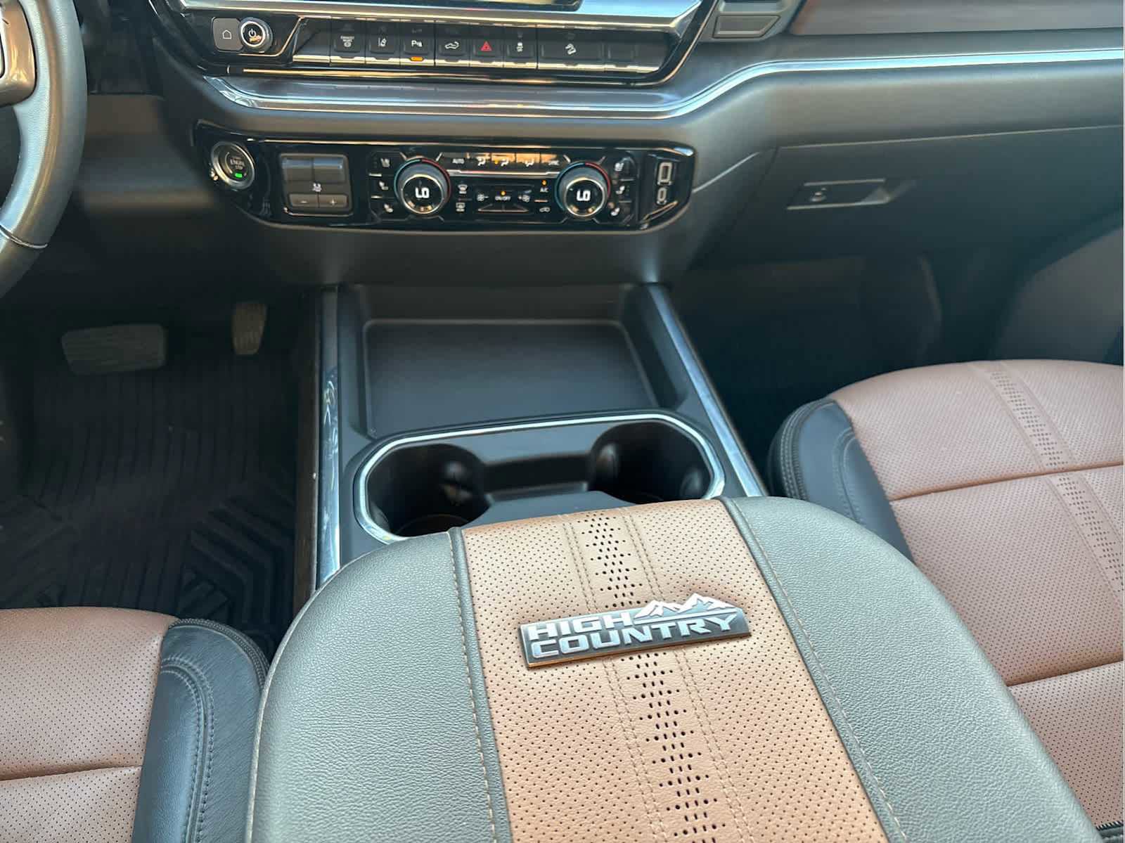 Used 2024 Chevrolet Silverado 3500 High Country w/ High Country Premium Package image 21