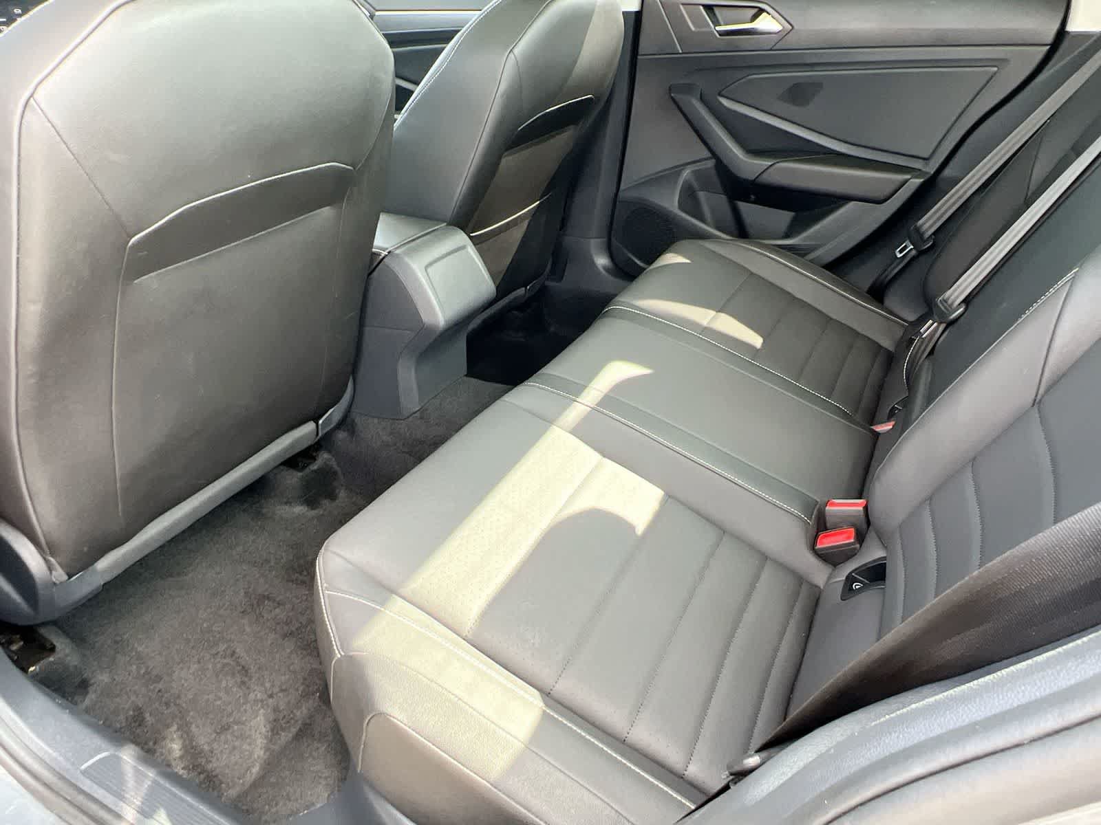 Used 2024 Volkswagen Jetta SE w/ Panoramic Sunroof Package FWD image 18