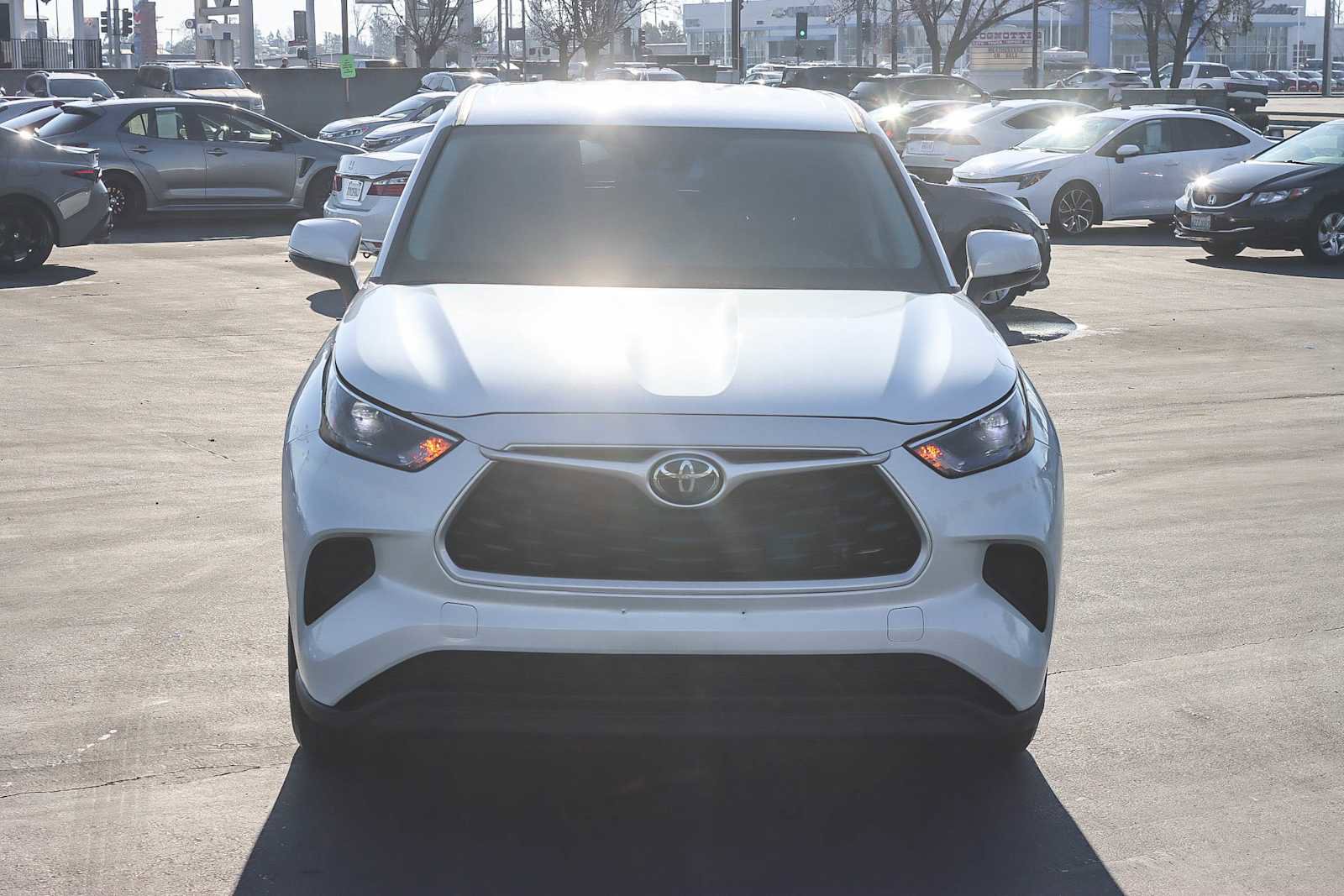 Used 2023 Toyota Highlander L image 6