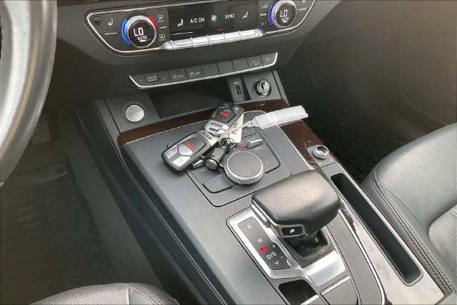 Used 2019 Audi Q5 2.0T Premium Plus w/ Convenience Package AWD/4WD image 11