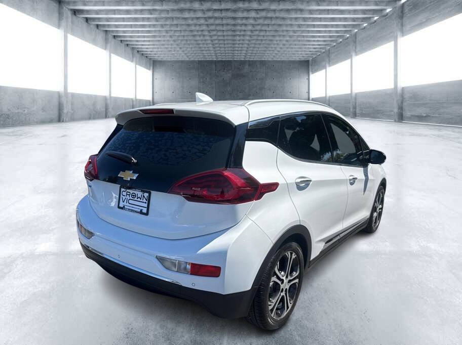 Used 2018 Chevrolet Bolt Premier w/ Infotainment Package FWD image 3